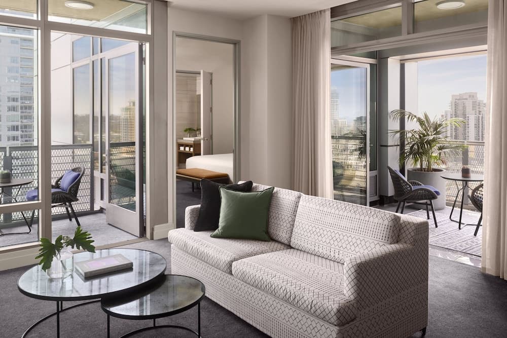 Suite, 1 Bedroom, Bay View (Balcony)