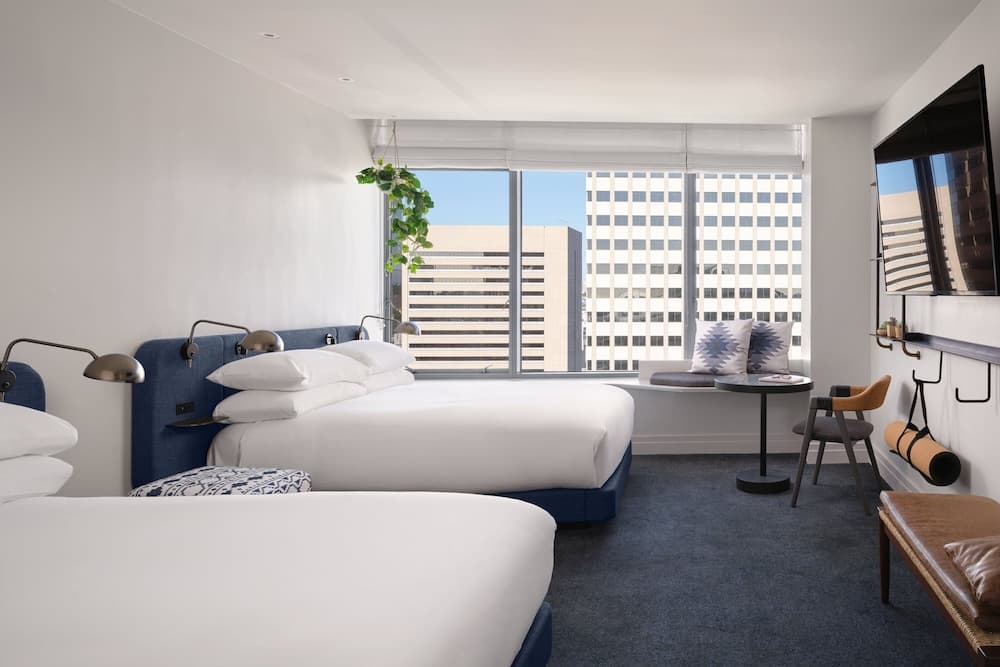 Room, 2 Double Beds (Hearing Accessible)