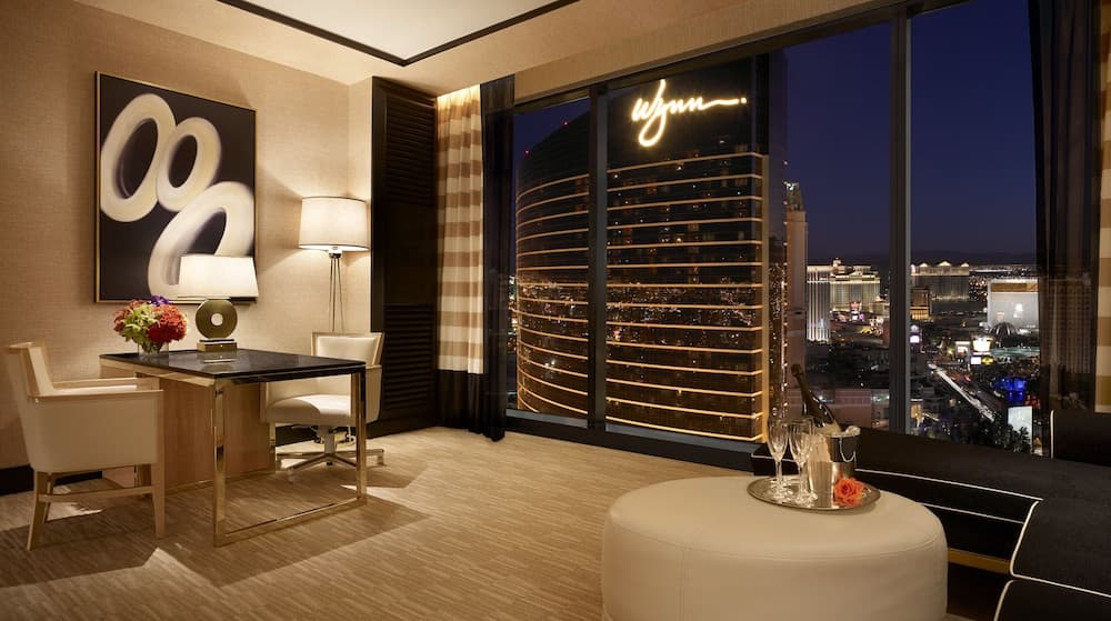 Encore Panoramic View King