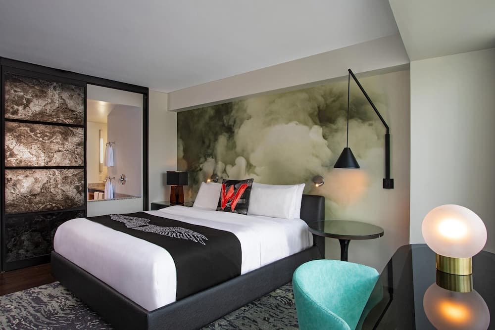 Penthouse, 1 King Bed (Mobility Accessible, Roll-In Shower)