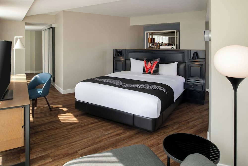 Premier Room, 1 King Bed, Non Smoking