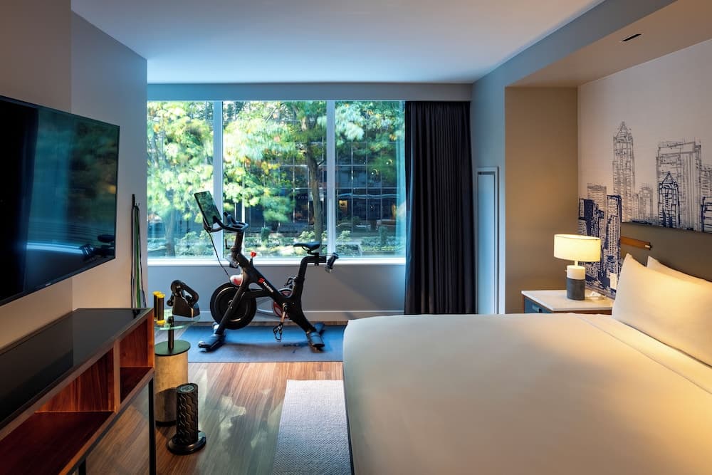 Room, 1 King Bed (Peloton)