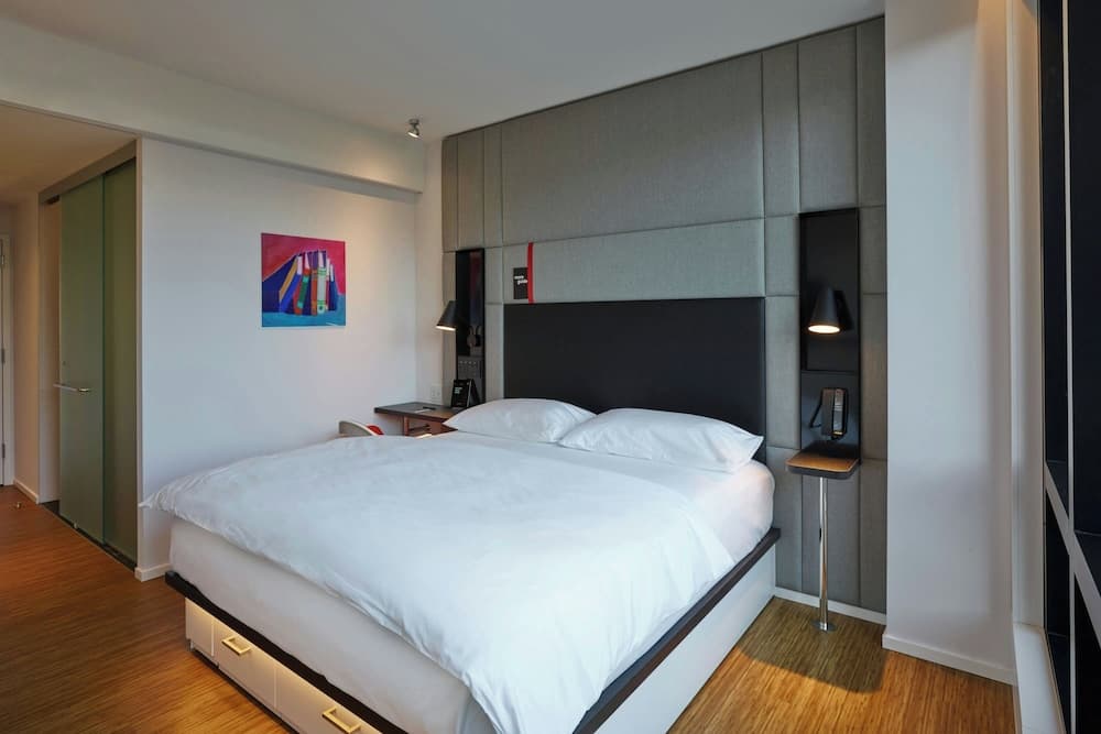 Room, 1 King Bed (Mobility Accessible, Roll-In Shower)