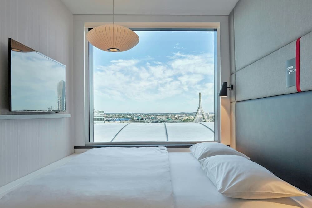 Room, 1 King Bed (High Floor)