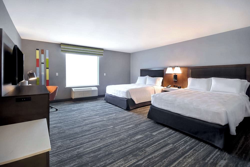 Room, 2 Queen Beds, Refrigerator
