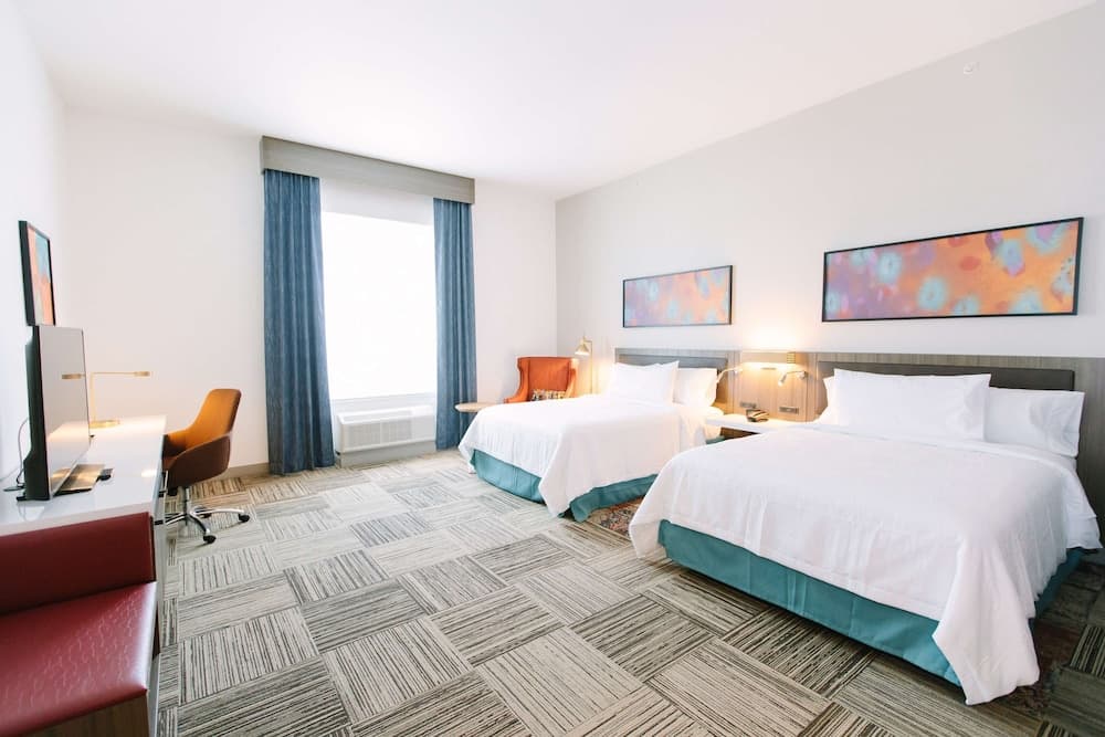Room, 2 Queen Beds, Accessible, Bathtub