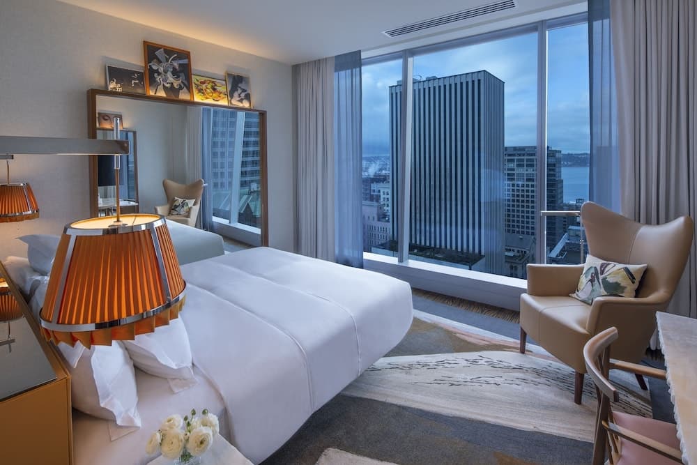 Deluxe Room, 1 King Bed, Bay View