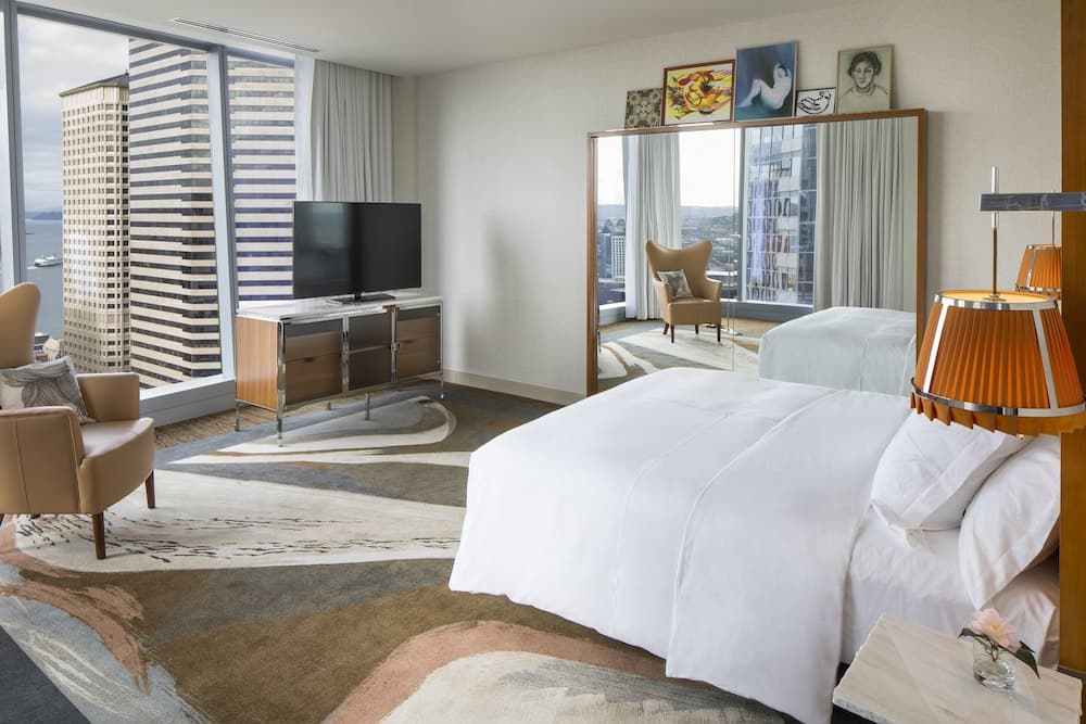 Superior Room, 1 King Bed, Bay View