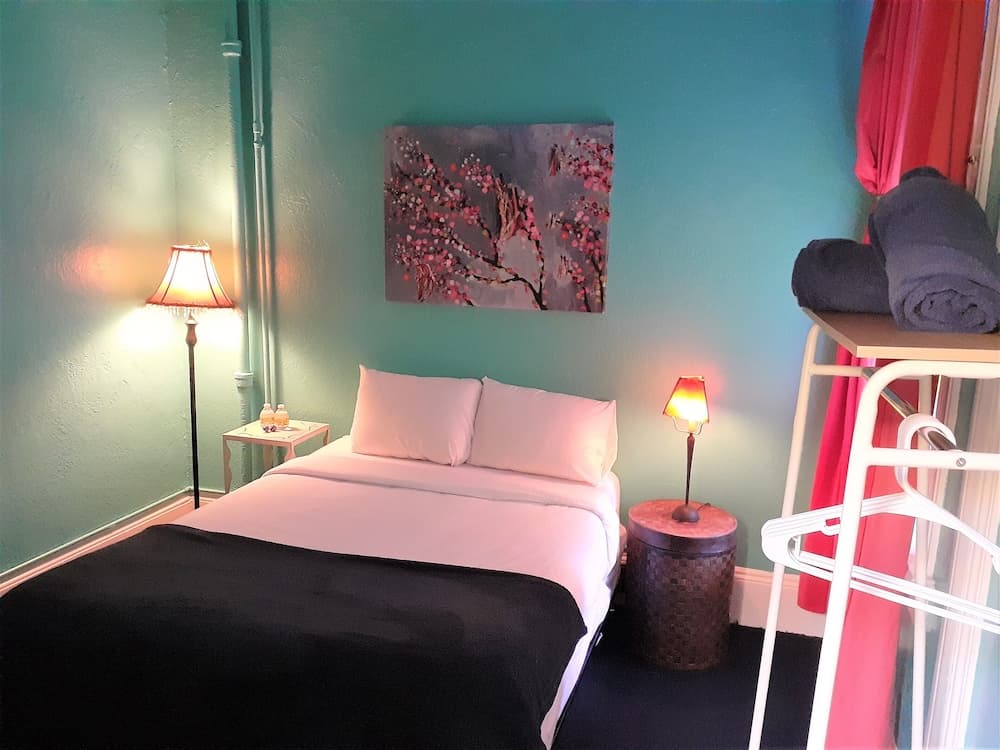 Standard Double Room (Private Room with Shared Bathroom)