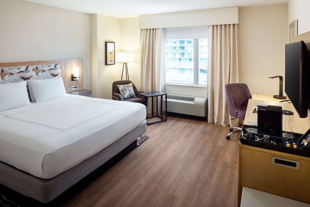 Elite Room, 1 King Bed, Non Smoking