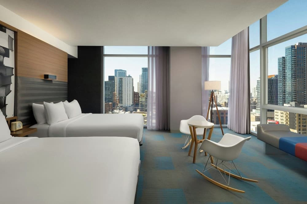 Aloft by Marriott Chicago Downtown River North photo