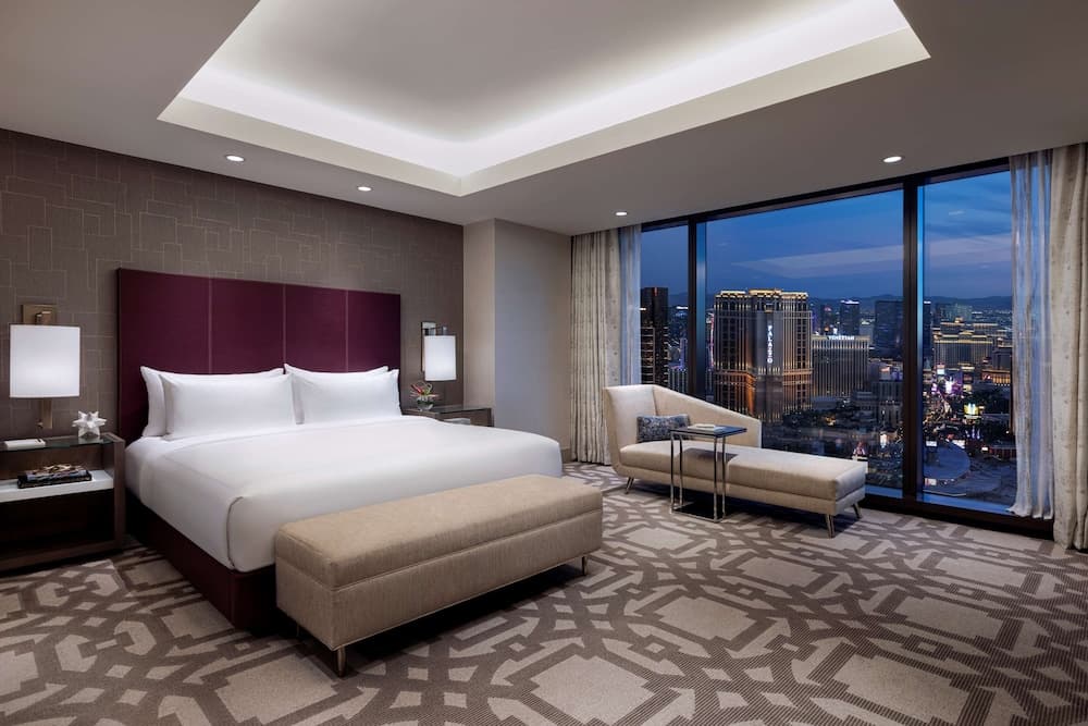 Superior Room, 1 King Bed (Strip View)