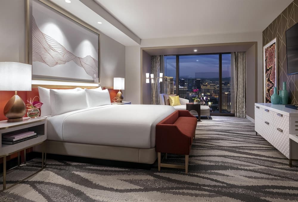 Suite, 2 Bedrooms (2 King Beds, Strip View)