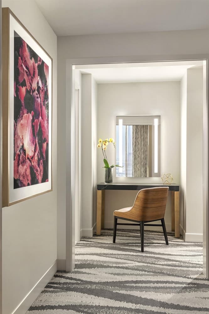 Suite, 1 Bedroom (1 King Bed)