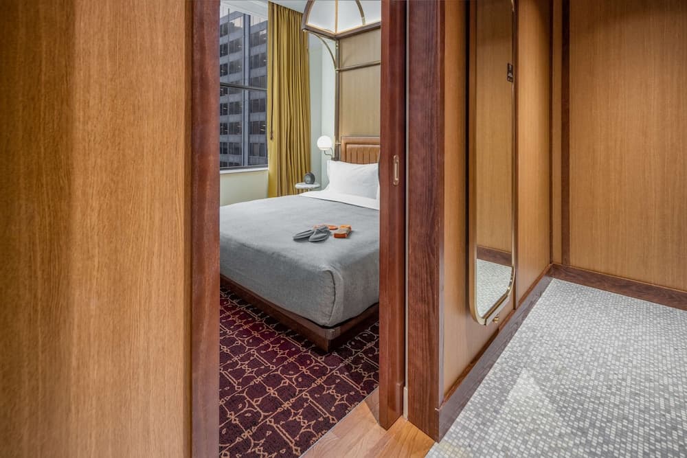 Suite, 1 Bedroom, Accessible (Roll-In Shower)