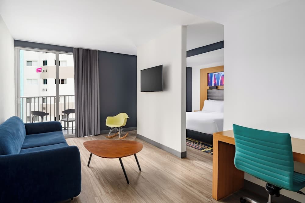 Suite, 1 King Bed with Sofa bed, City View (Balcony)