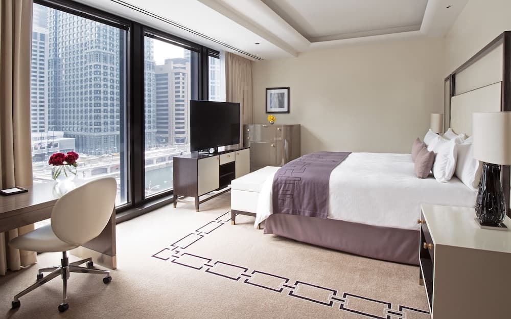 Premier Room, 1 King Bed, River View (Premier)