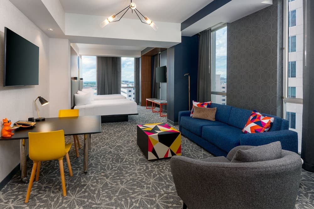 Suite, 2 Queen Beds, Corner