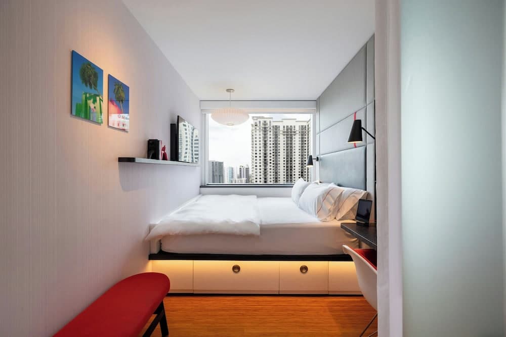 Room, 1 King Bed (High Floor)