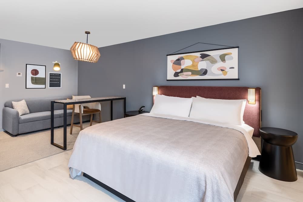 Suite, 1 Bedroom, Balcony