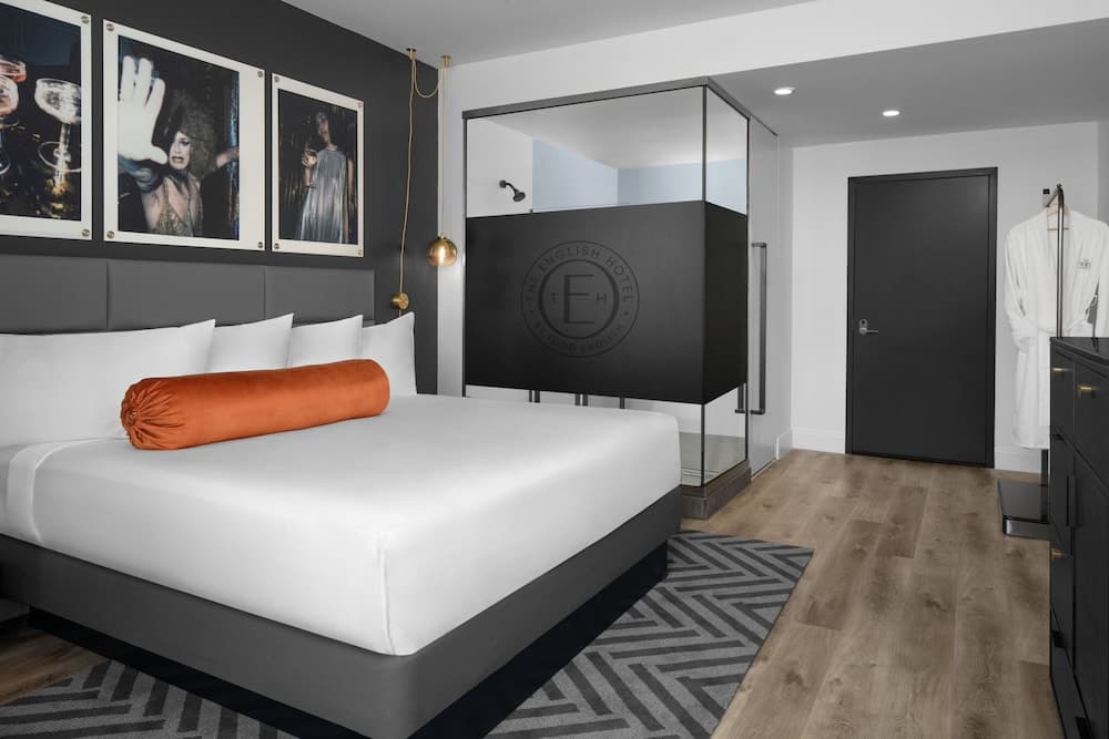 Room, 1 King Bed, Patio, City View