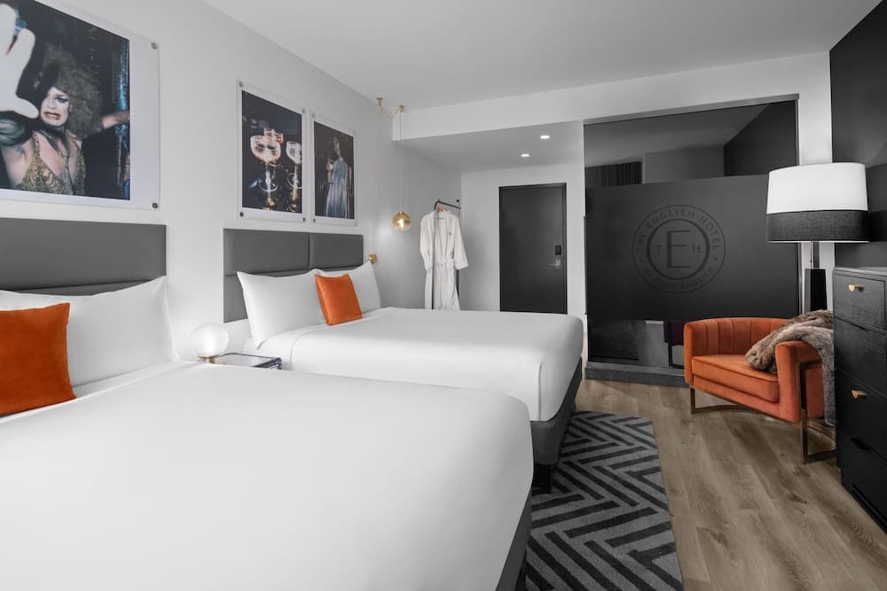 Room, 2 Queen Beds, Patio, City View (Patio)