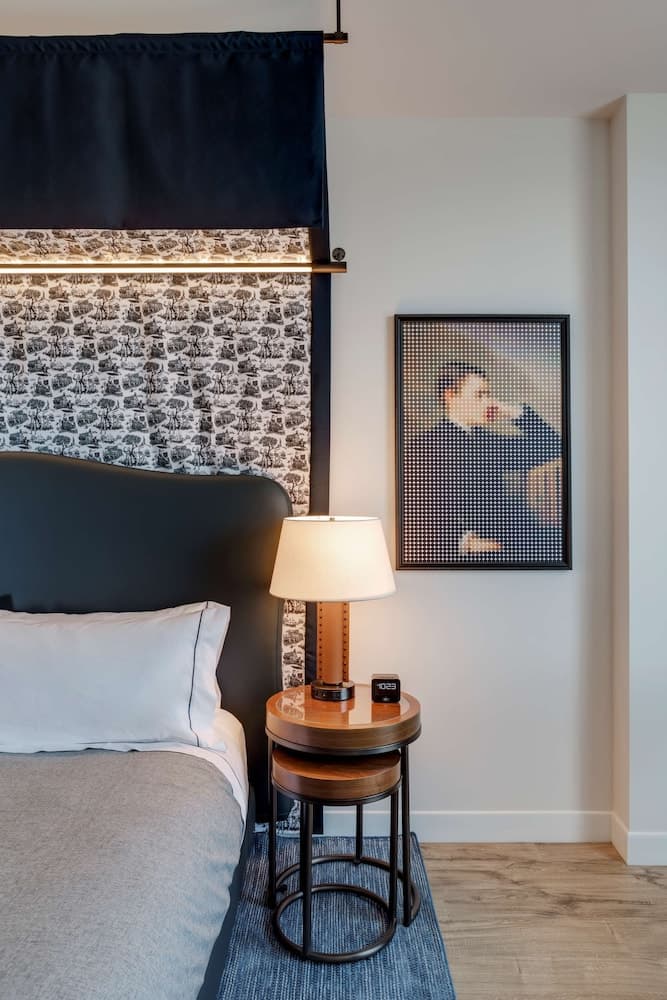Premium Room, 1 King Bed, Accessible
