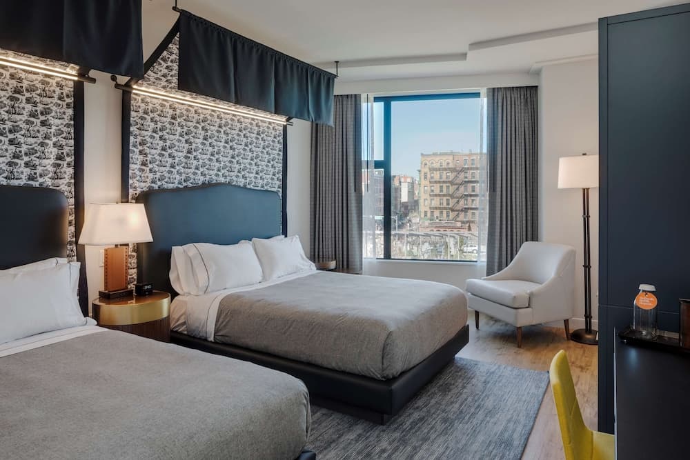 Room, 2 Queen Beds, City View