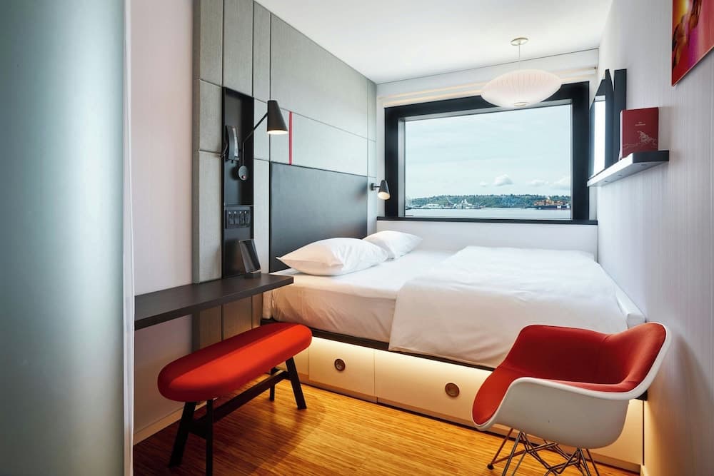 Premium Room, 1 King Bed (View)