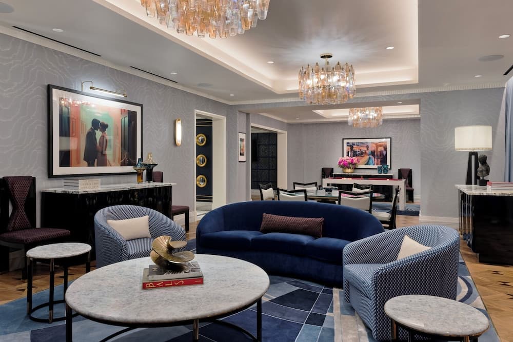 Fleur de Lis Crown Penthouse