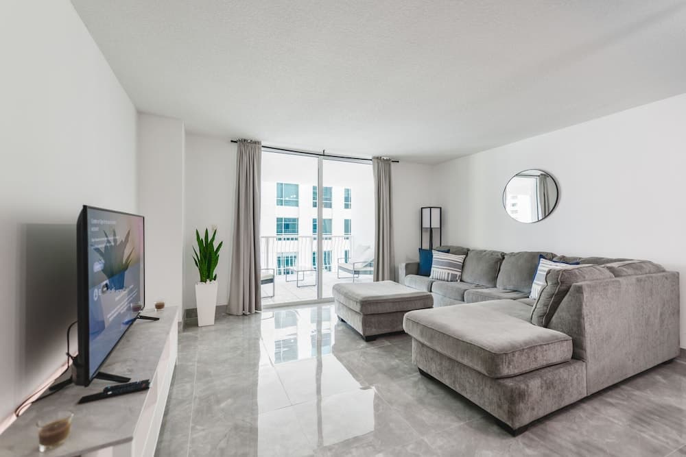 The Club at Brickell Bay photo